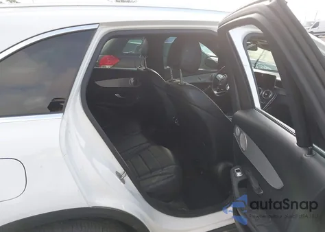 2020 Mercedes-Benz Glc 300 z USA, uszkodzony, nr VIN WDC0G8DB3LF752700